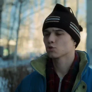 😗