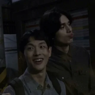 😘