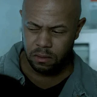 😥
