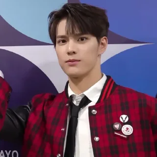 😠