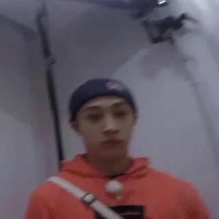 🗿