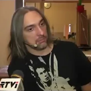 😐