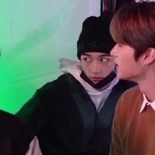 😳