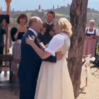 🕺