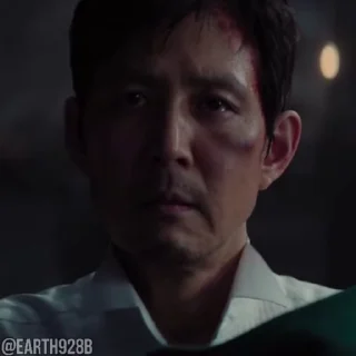 ☹
