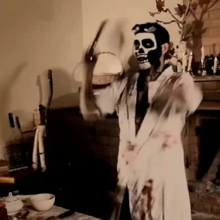 😱