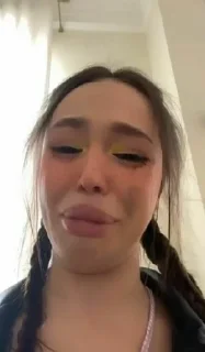 😭