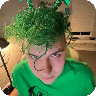 😠