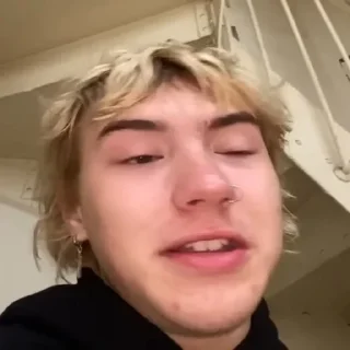 🥴
