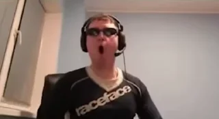😮