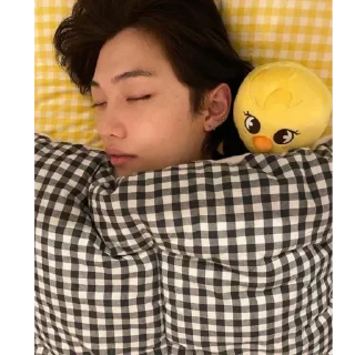 😴