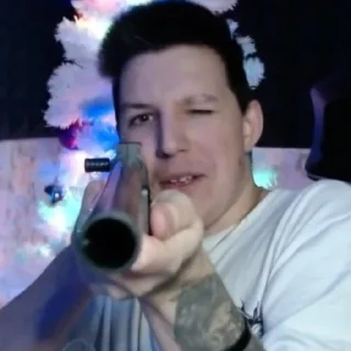 😈