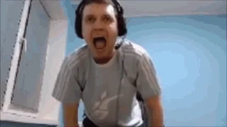 😨