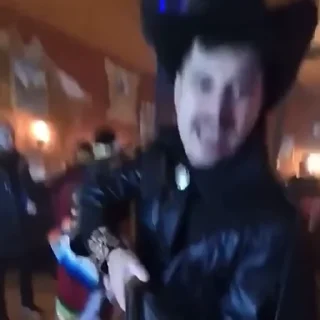 😈