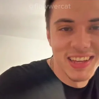 😈