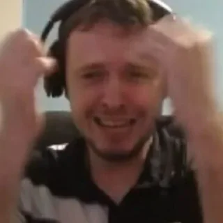 😨