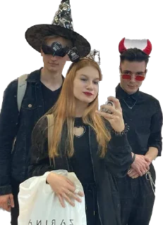 👹