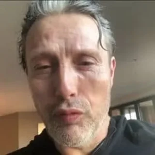 😘