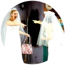 👰