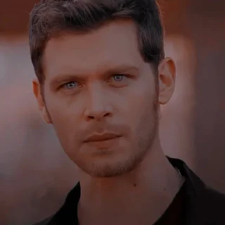 😠