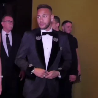😐