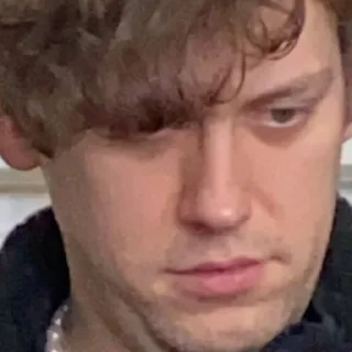 😐