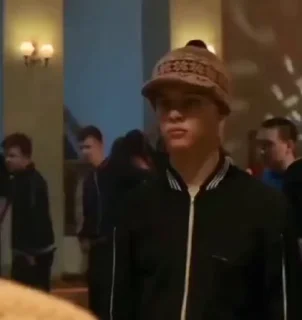 😑