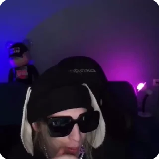 😑