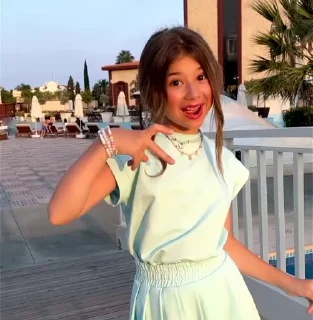 😘