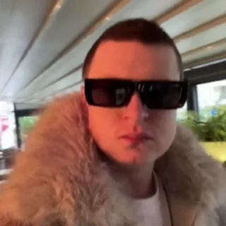 😎