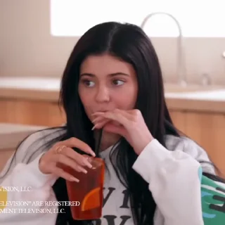 😐