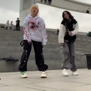 😂