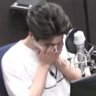 😥