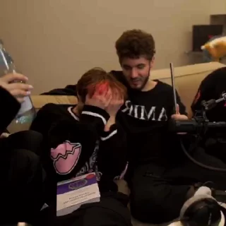 🤗