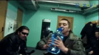 💧