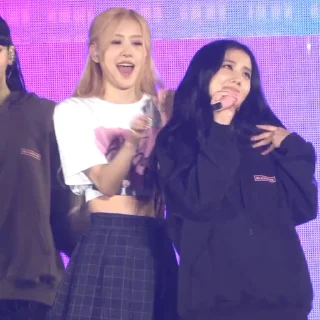 👩‍❤️‍💋‍👩