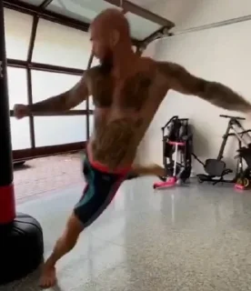 🕺