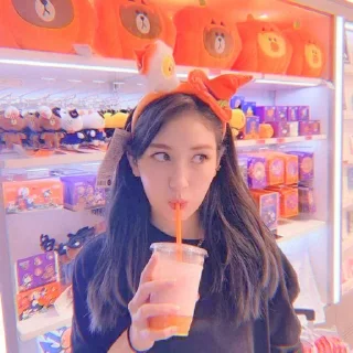 jeon somi；@honeypies