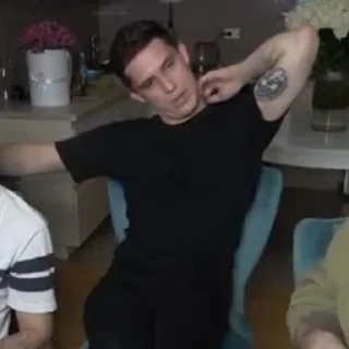 🕺