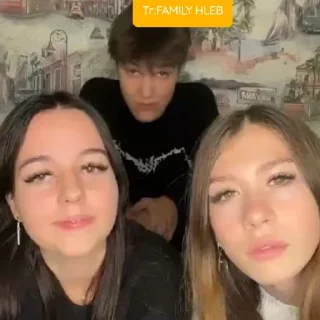 😗