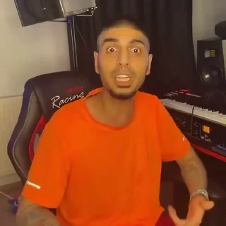 🗿