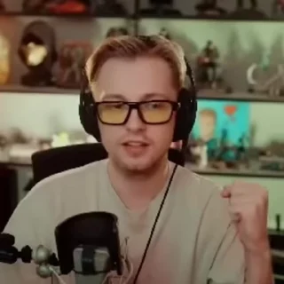 ✊