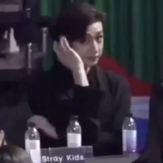 😳