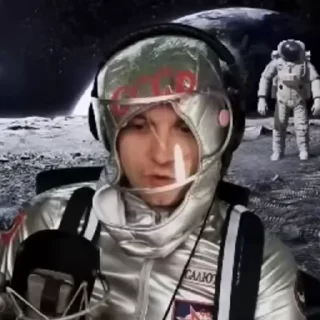👀
