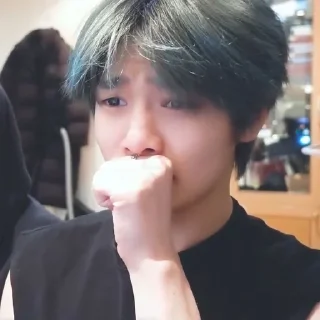 😨