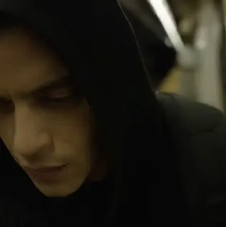 😨