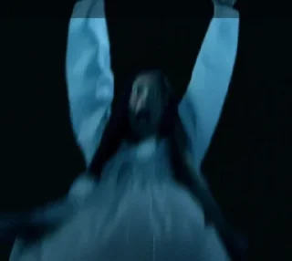 😨