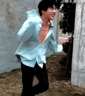 🕺