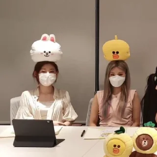 😐