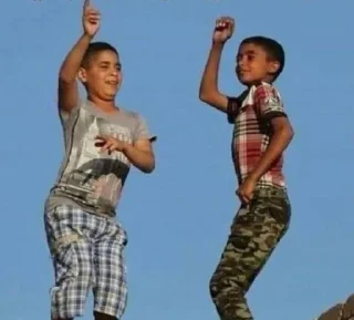 🕺
